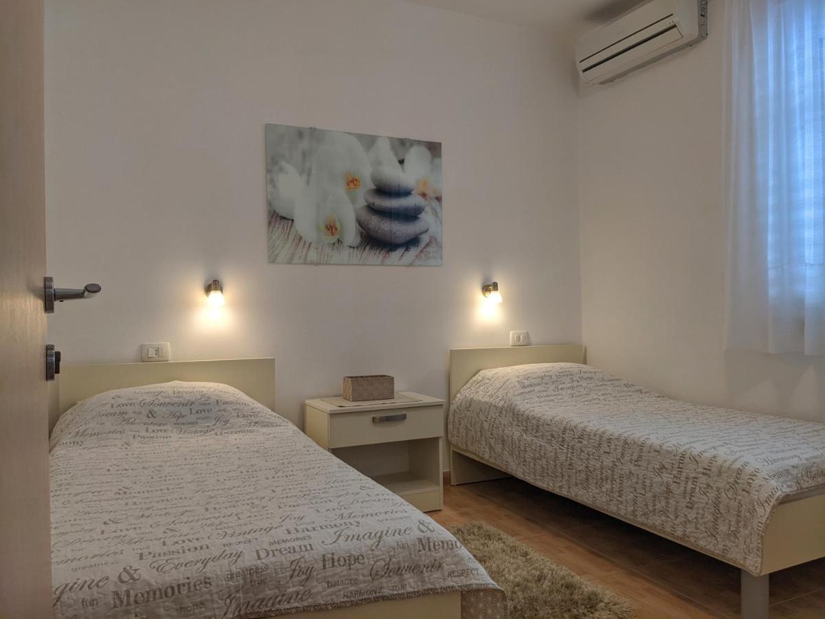 Mirjana & Ivo Appartement Makarska Buitenkant foto